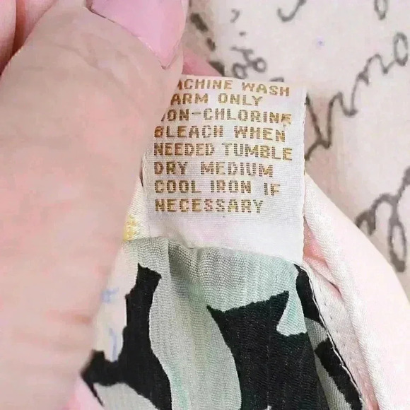 Victoria's Secret Gold Label Size P/S rose/black floral button down short sleeve - Picture 15 of 15